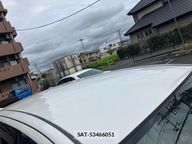Toyota ISIS 2012-04 8659556-4