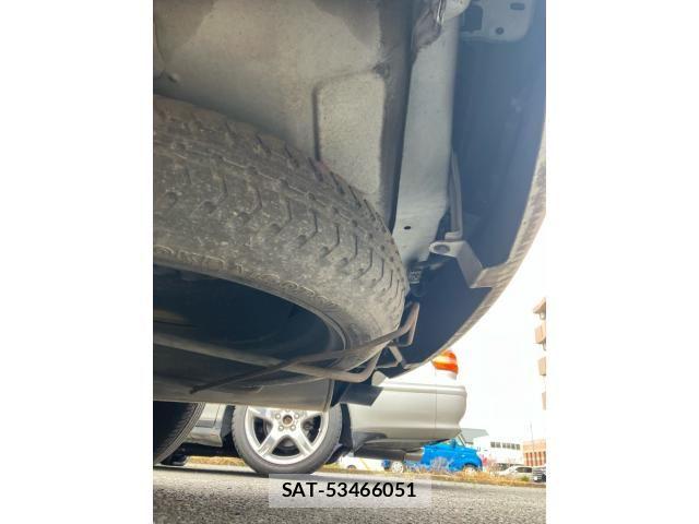 Toyota ISIS 2012-04 8659556-5