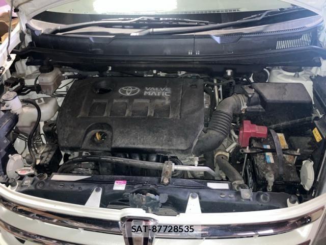 Toyota ISIS 2010-02 8659571-10