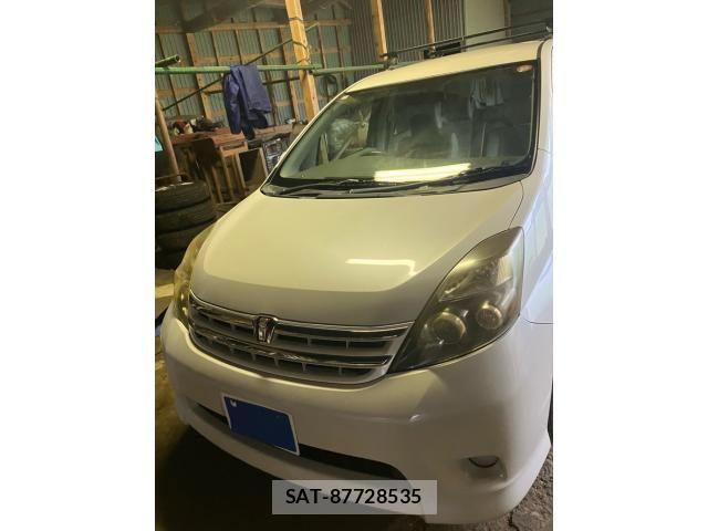 Toyota ISIS 2010-02 8659571-1
