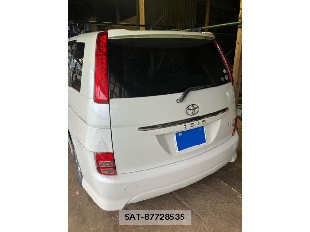 Toyota ISIS 2010-02 8659571-2
