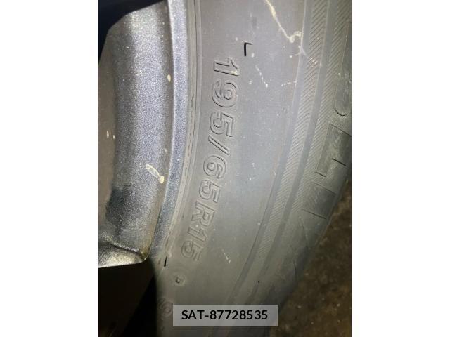 Toyota ISIS 2010-02 8659571-8