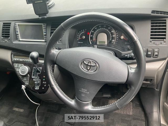 Toyota ISIS 2005-09 8659555-14