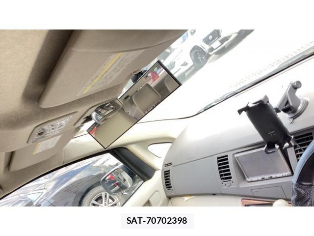 Toyota ISIS 2009-10 8659572-12
