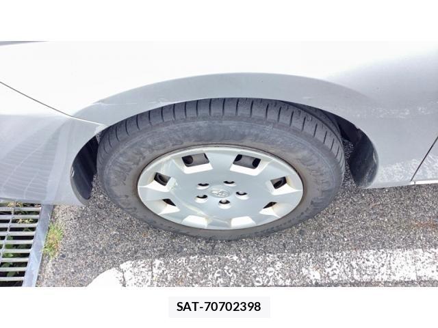 Toyota ISIS 2009-10 8659572-3