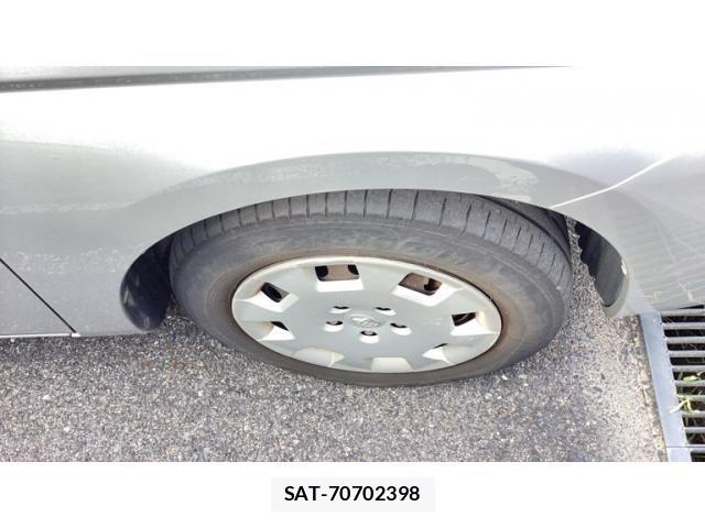 Toyota ISIS 2009-10 8659572-4