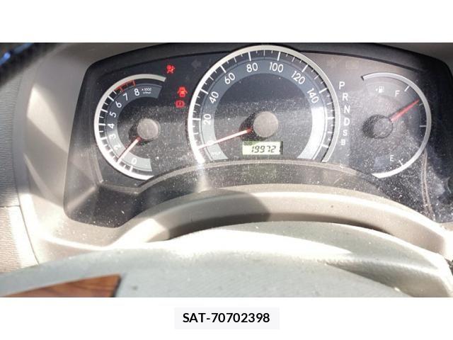 Toyota ISIS 2009-10 8659572-6