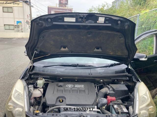 Toyota ISIS 2013-07 8659570-6