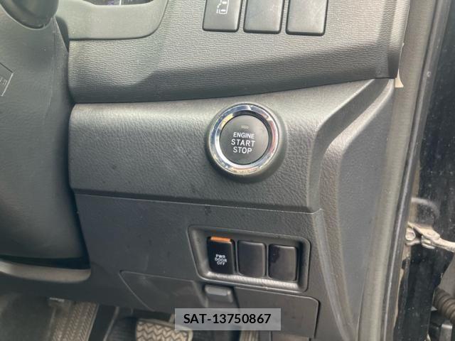 Toyota ISIS 2011-09 8685734-16