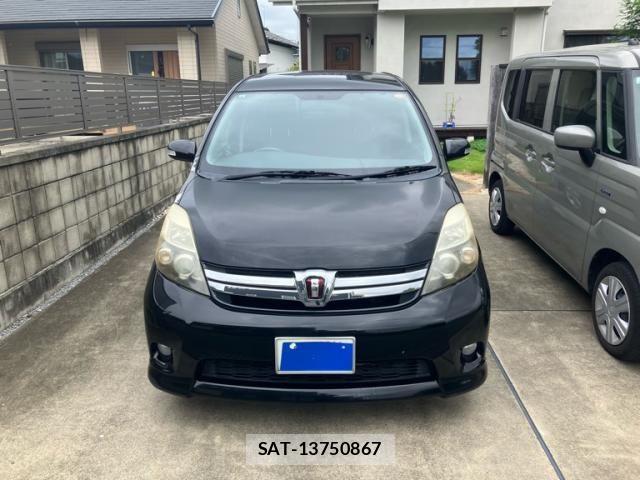 Toyota ISIS 2011-09 8685734-1
