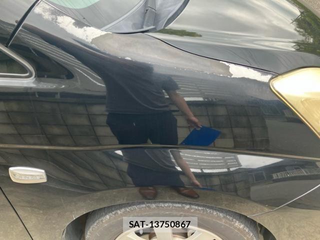 Toyota ISIS 2011-09 8685734-7