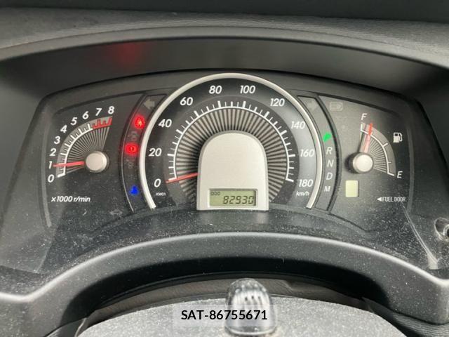 Toyota ISIS 2005-04 8742847-13