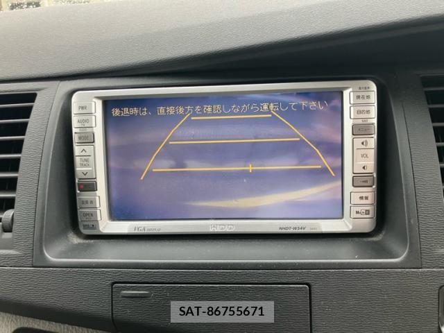 Toyota ISIS 2005-04 8742847-18