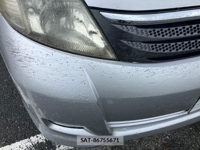 Toyota ISIS 2005-04 8742847-6