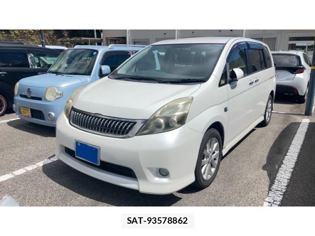 Toyota ISIS 2013-02 8742848-0