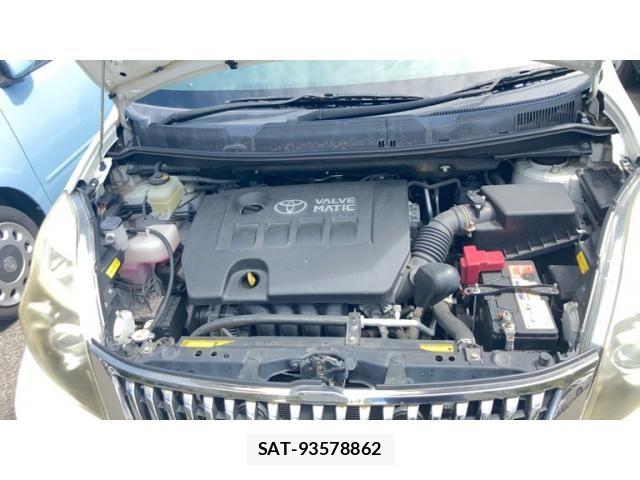 Toyota ISIS 2013-02 8742848-22