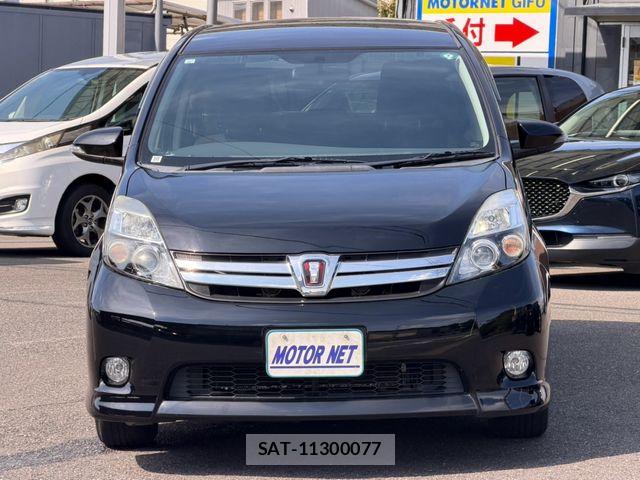 Toyota ISIS 2014-02 8742845-14