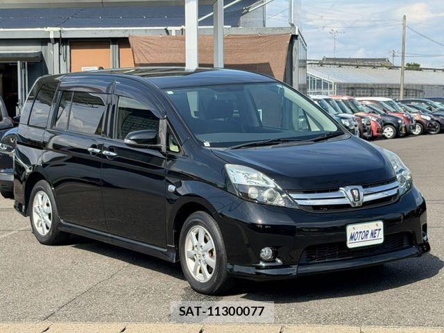 Toyota ISIS 2014-02 8742845-15