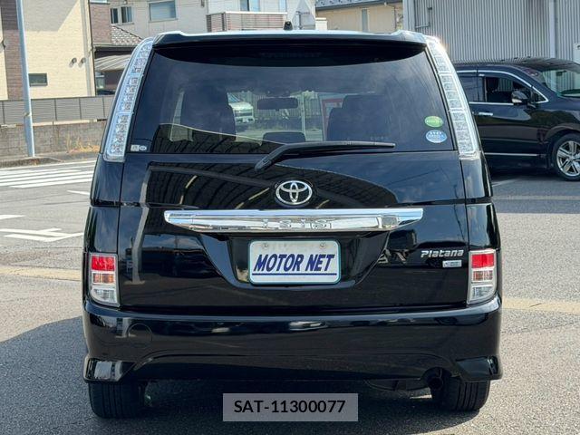 Toyota ISIS 2014-02 8742845-17