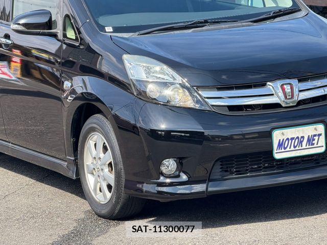 Toyota ISIS 2014-02 8742845-20
