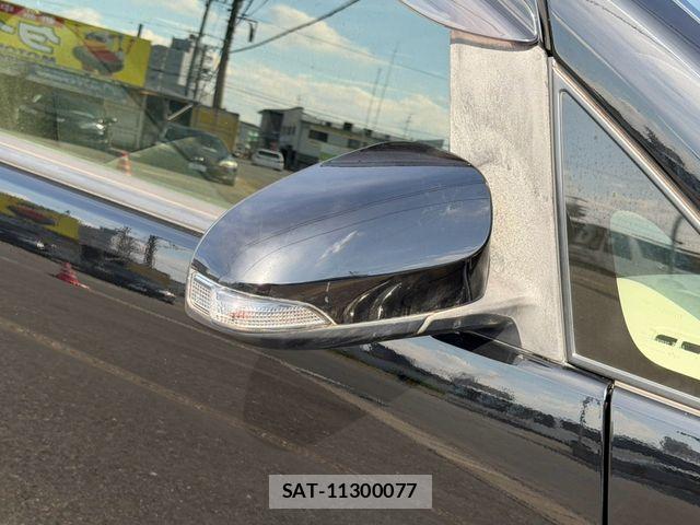 Toyota ISIS 2014-02 8742845-21