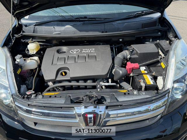 Toyota ISIS 2014-02 8742845-23