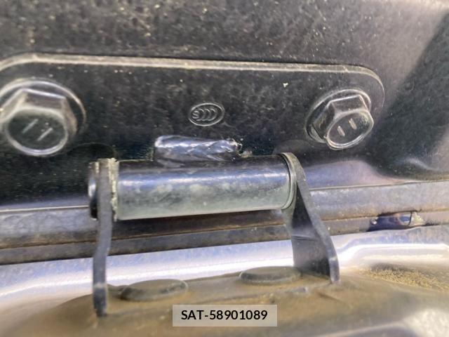 Toyota ISIS 2016-04 8742844-9