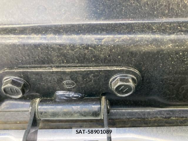 Toyota ISIS 2016-04 8742844-10