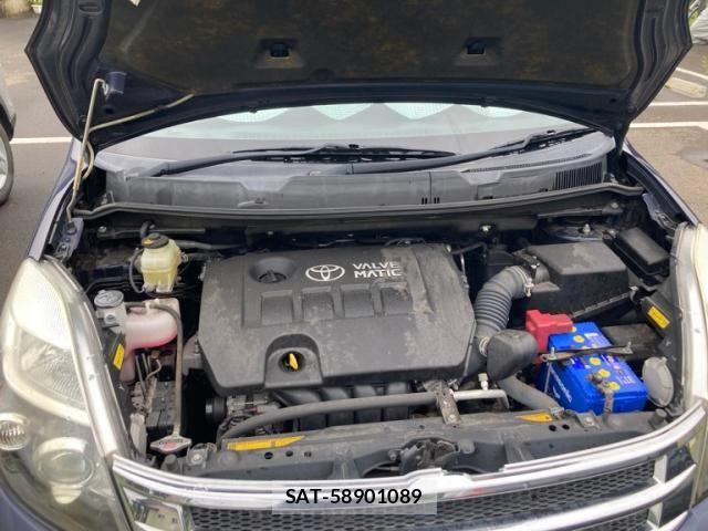 Toyota ISIS 2016-04 8742844-17