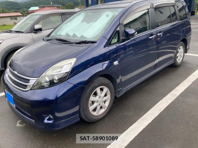 Toyota ISIS 2016-04 8742844-1