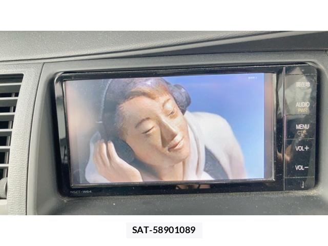 Toyota ISIS 2016-04 8742844-27