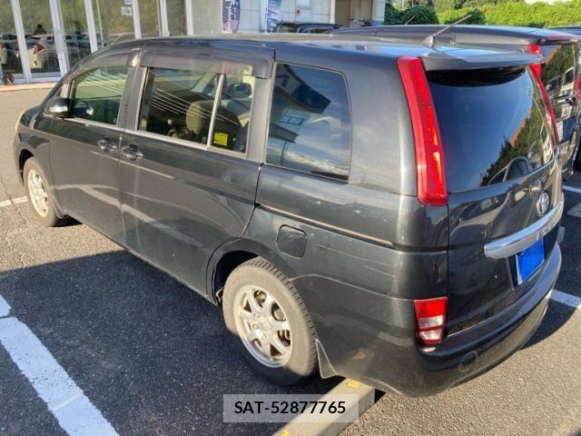 Toyota ISIS 2007-07 8742849-4