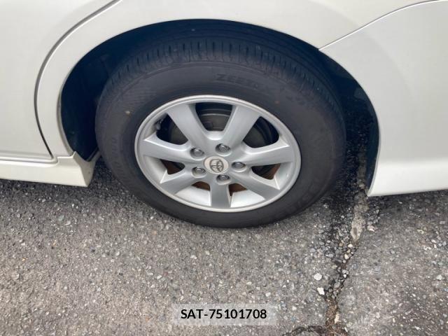 Toyota ISIS 2012-01 8780637-9