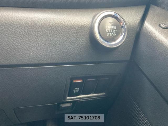Toyota ISIS 2012-01 8780637-18