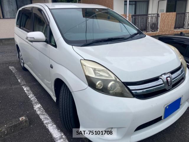 Toyota ISIS 2012-01 8780637-1