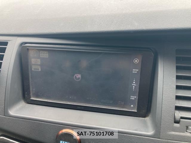 Toyota ISIS 2012-01 8780637-21
