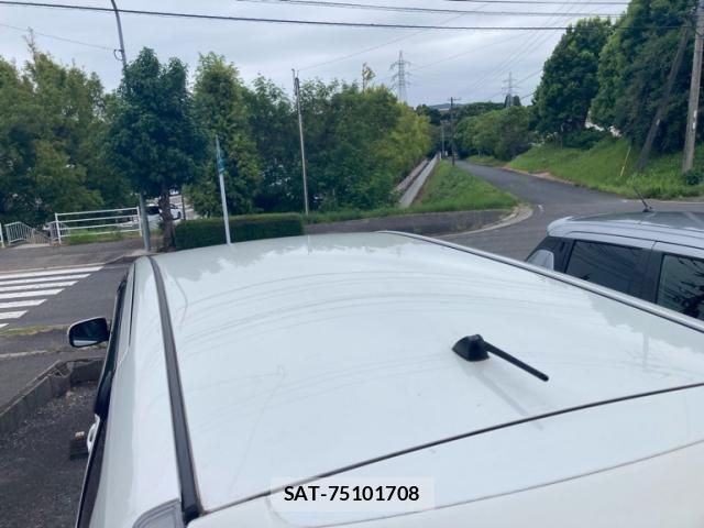 Toyota ISIS 2012-01 8780637-4