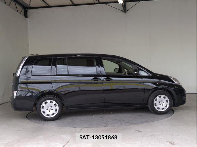 Toyota ISIS 2016-03 8796256-16