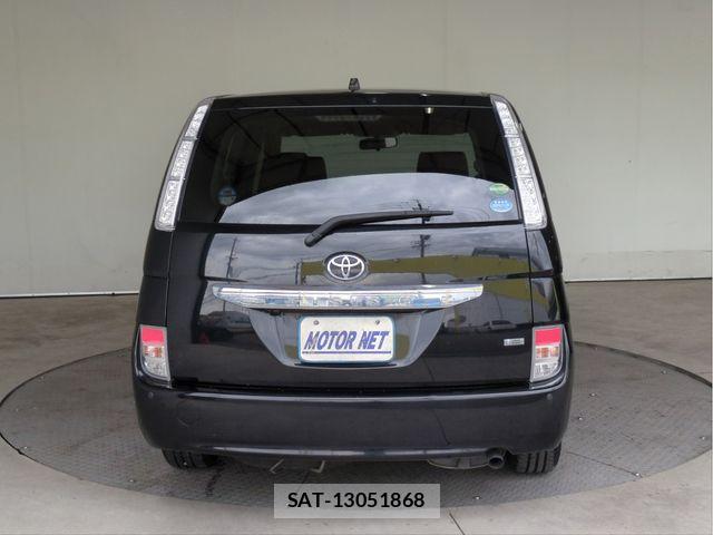 Toyota ISIS 2016-03 8796256-17