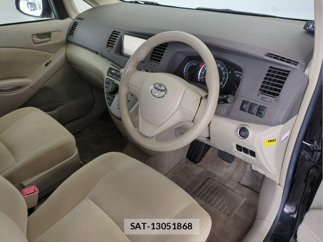 Toyota ISIS 2016-03 8796256-24