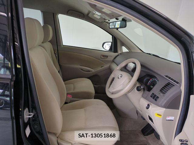 Toyota ISIS 2016-03 8796256-25
