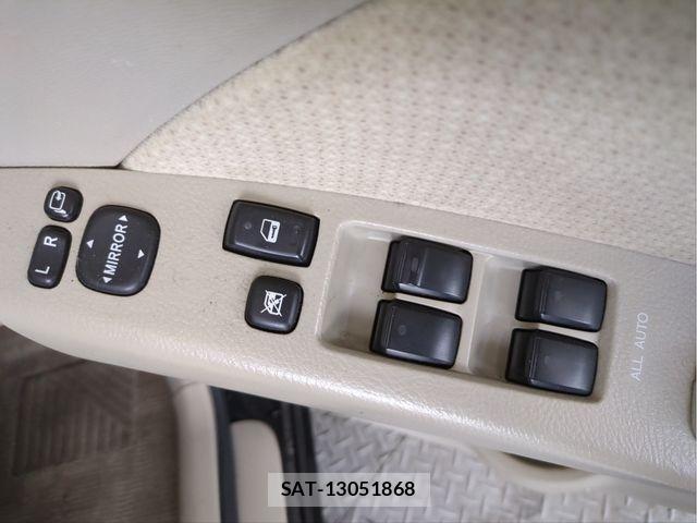 Toyota ISIS 2016-03 8796256-29