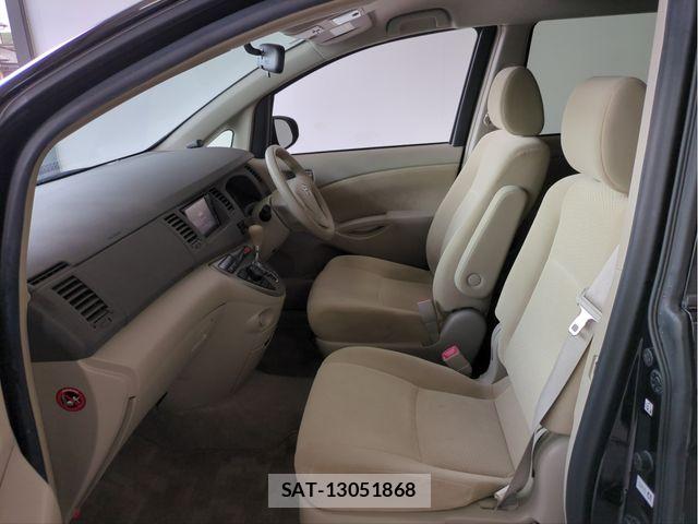Toyota ISIS 2016-03 8796256-3