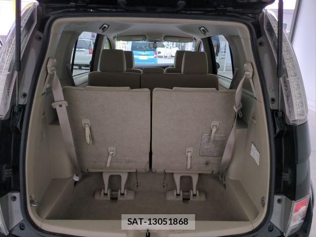 Toyota ISIS 2016-03 8796256-6