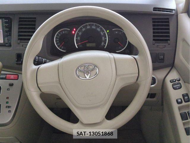 Toyota ISIS 2016-03 8796256-8