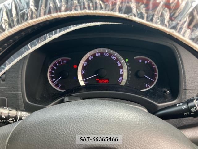 Toyota ISIS 2008-11 8829576-18