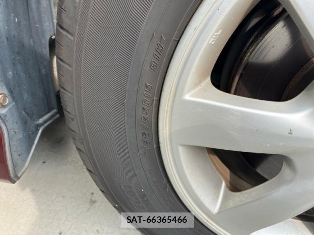 Toyota ISIS 2008-11 8829576-3