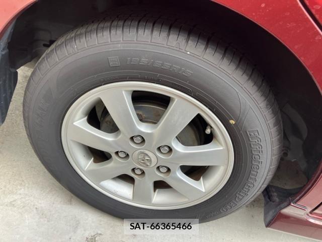 Toyota ISIS 2008-11 8829576-5