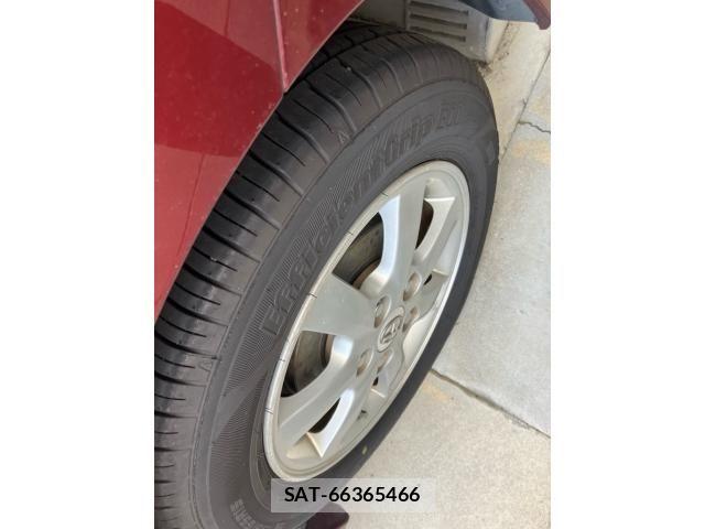 Toyota ISIS 2008-11 8829576-6