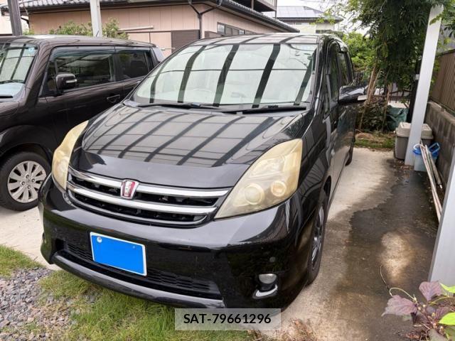 Toyota ISIS 2010-02 8829577-1